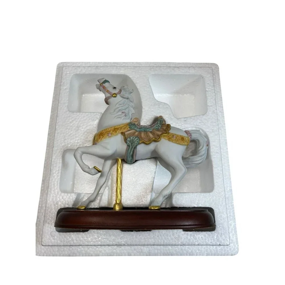 NEW LENOX The Seaside Horse Fine Porcelain Figurine 24K Gold Trim 1993 White
